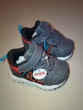 BNWT NEW BALANCE TODDLER SHOES